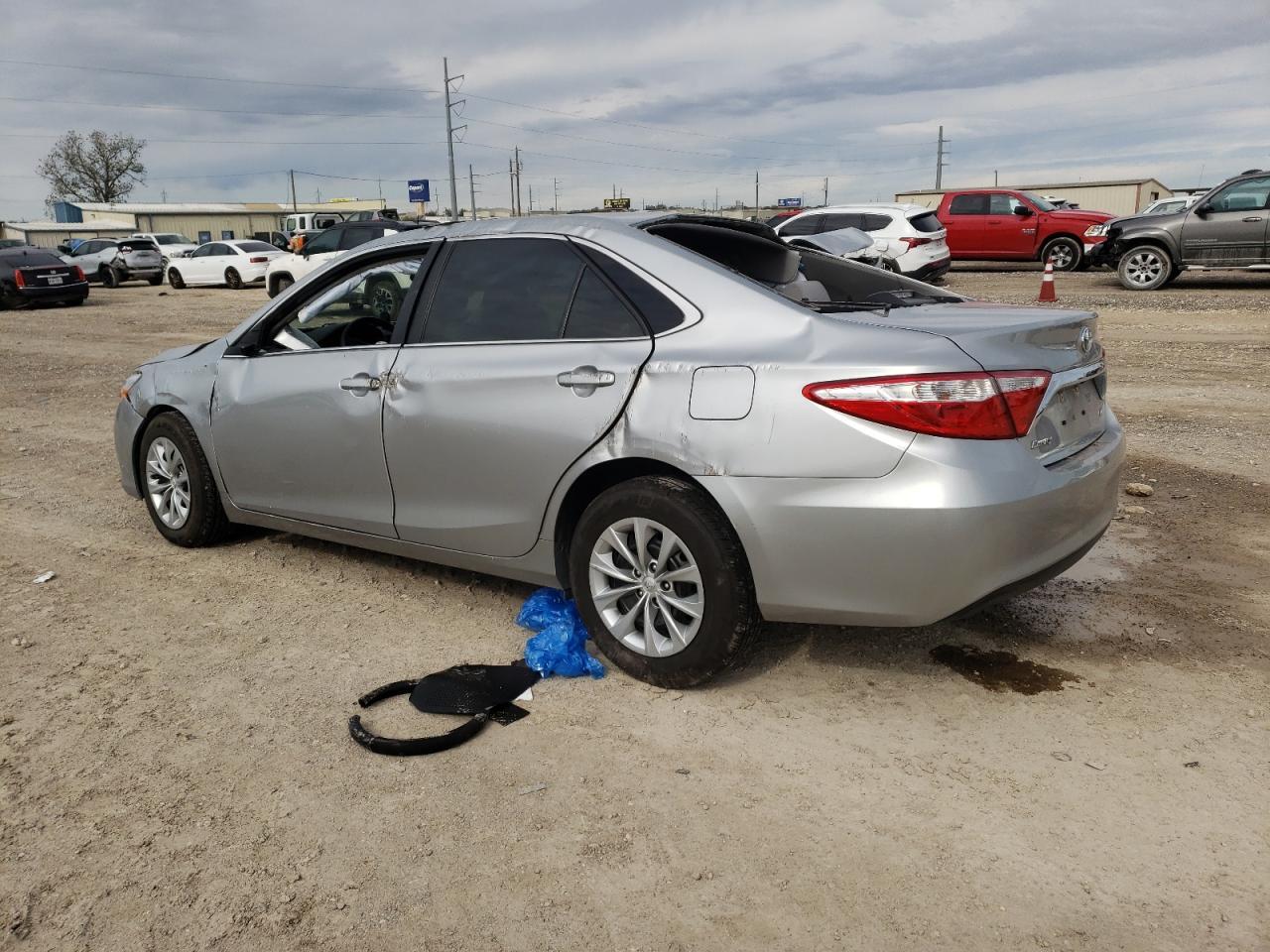 2017 TOYOTA CAMRY LE - Image 2