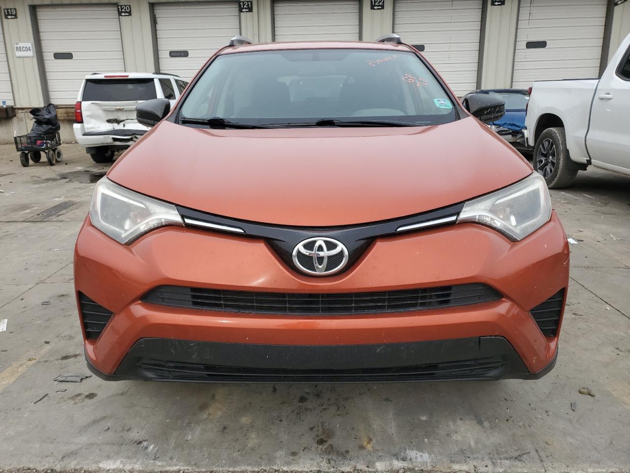 2016 TOYOTA RAV4 LE - Фото 5