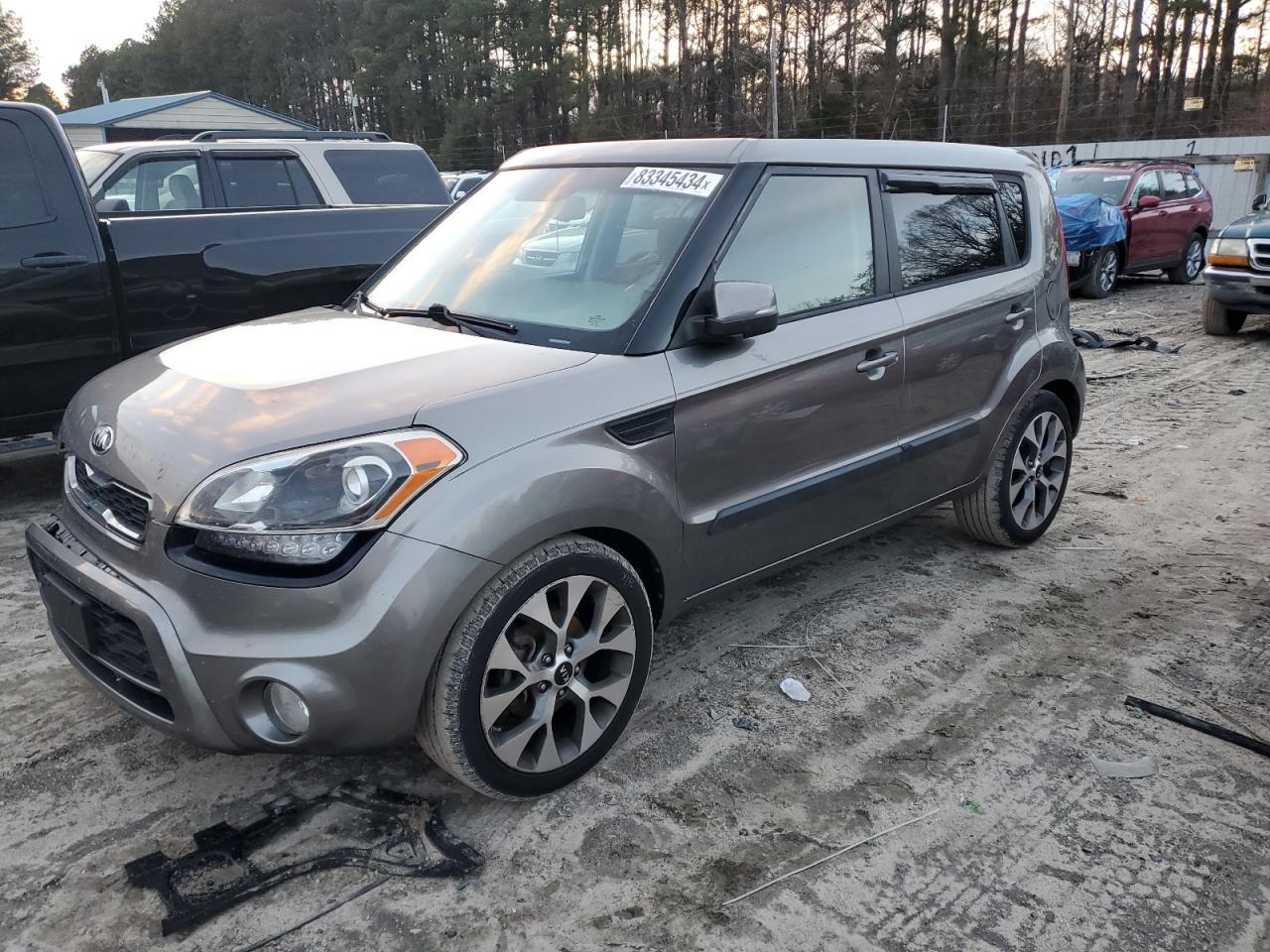 2013 KIA SOUL +