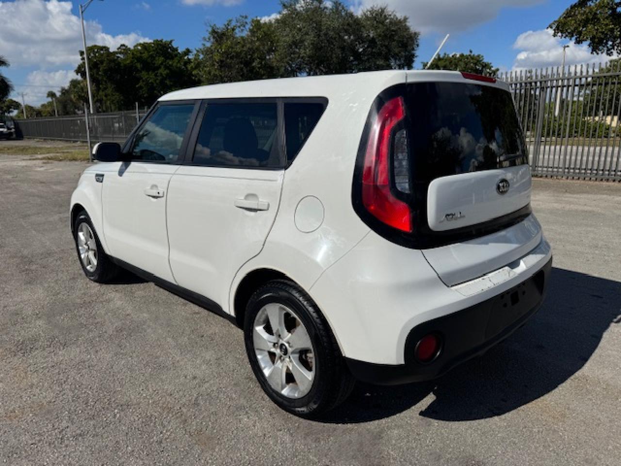 2017 KIA SOUL - Фото 2