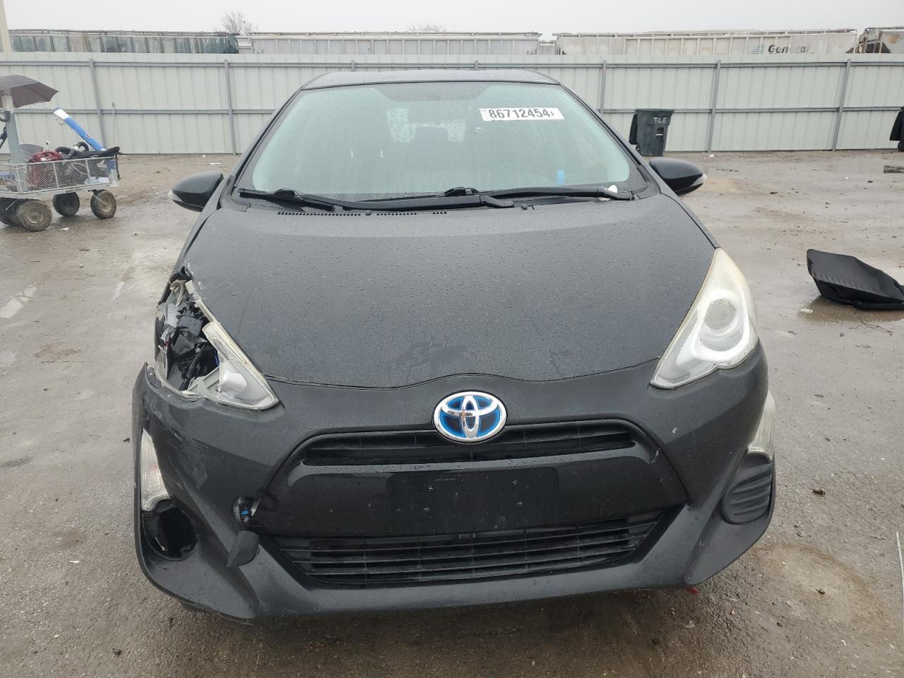 2016 TOYOTA PRIUS C - Image 5