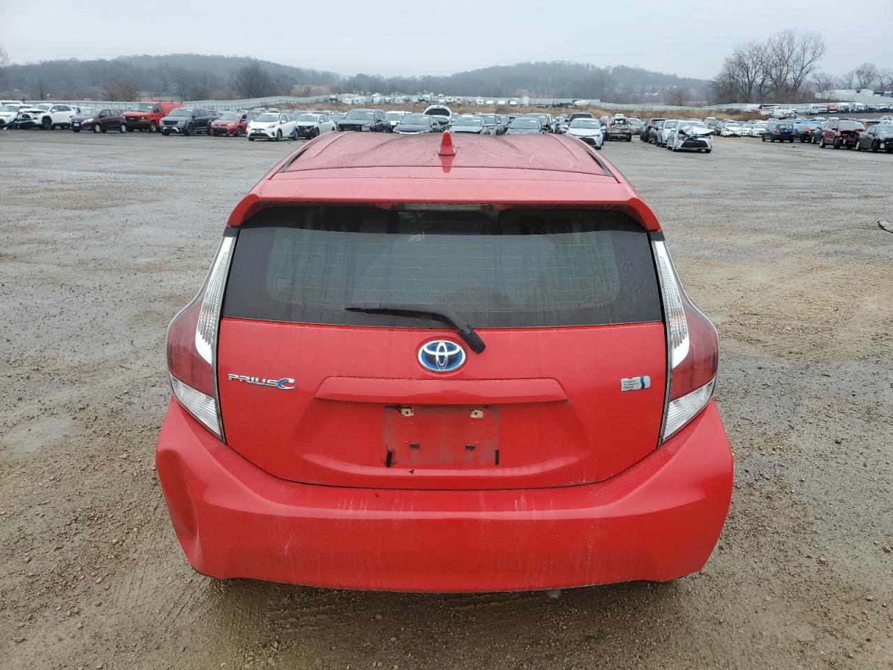 2016 TOYOTA PRIUS C - Image 6