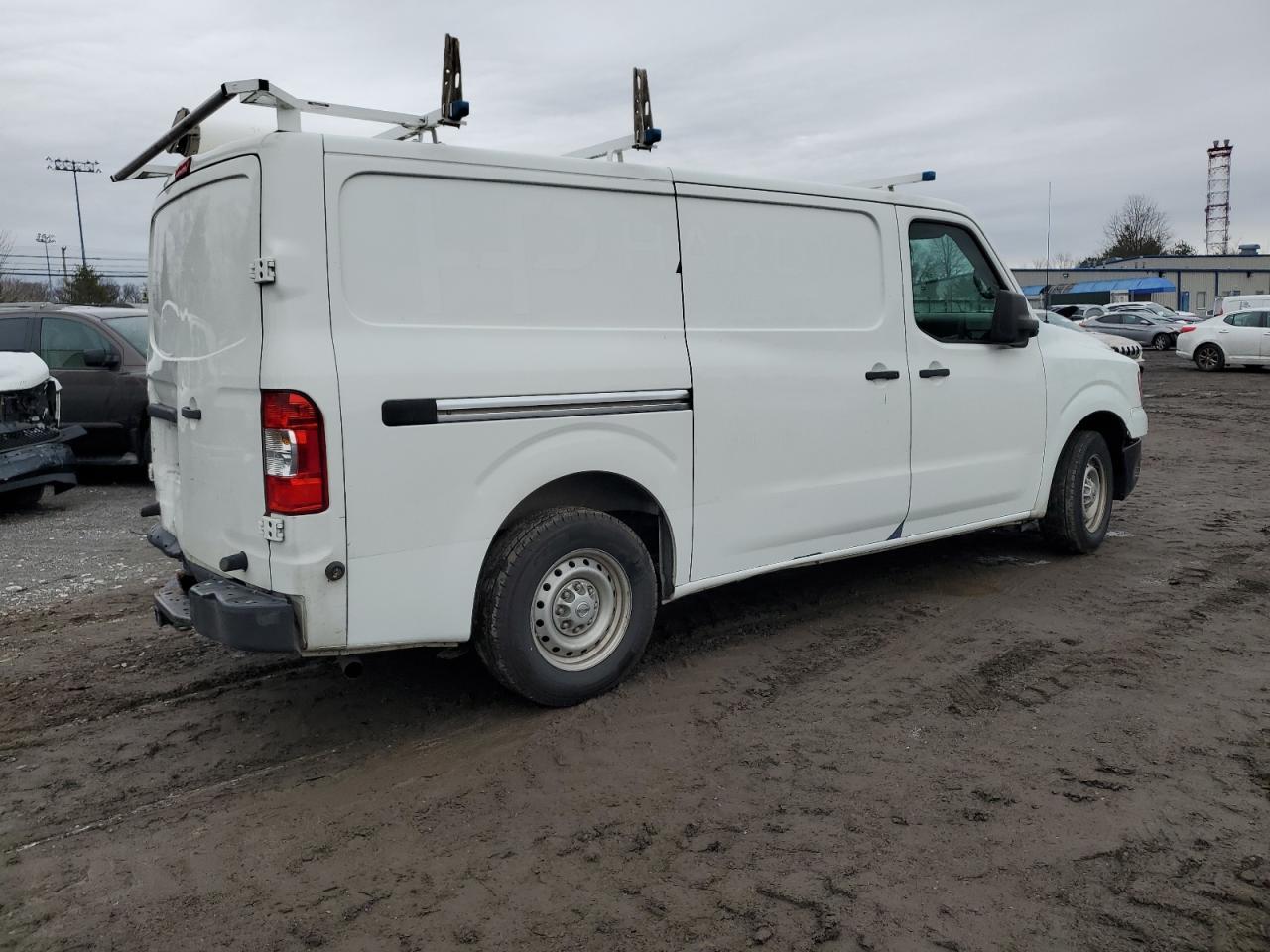 2015 NISSAN NV 1500 - Фото 3
