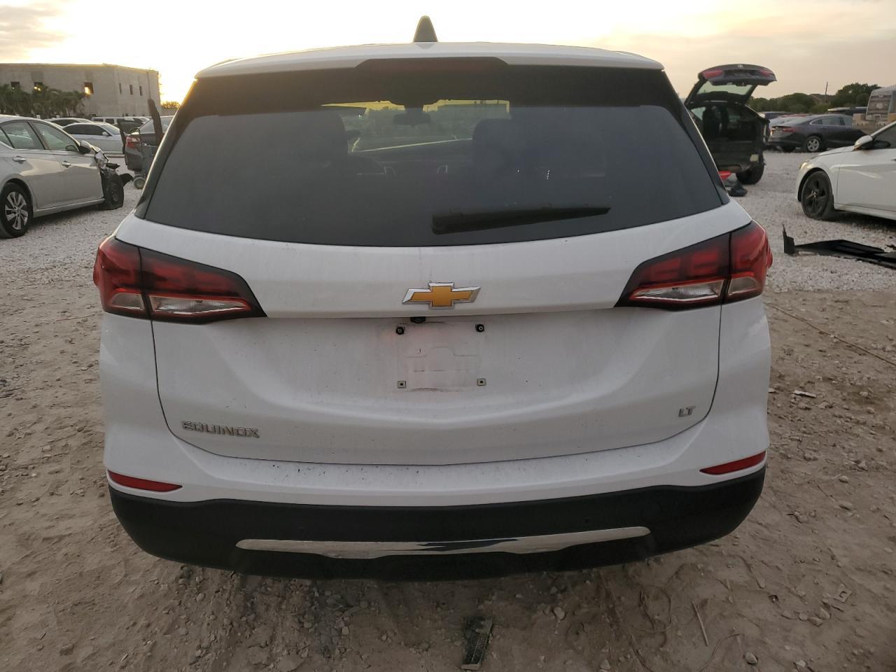 2024 CHEVROLET EQUINOX LT - Image 6