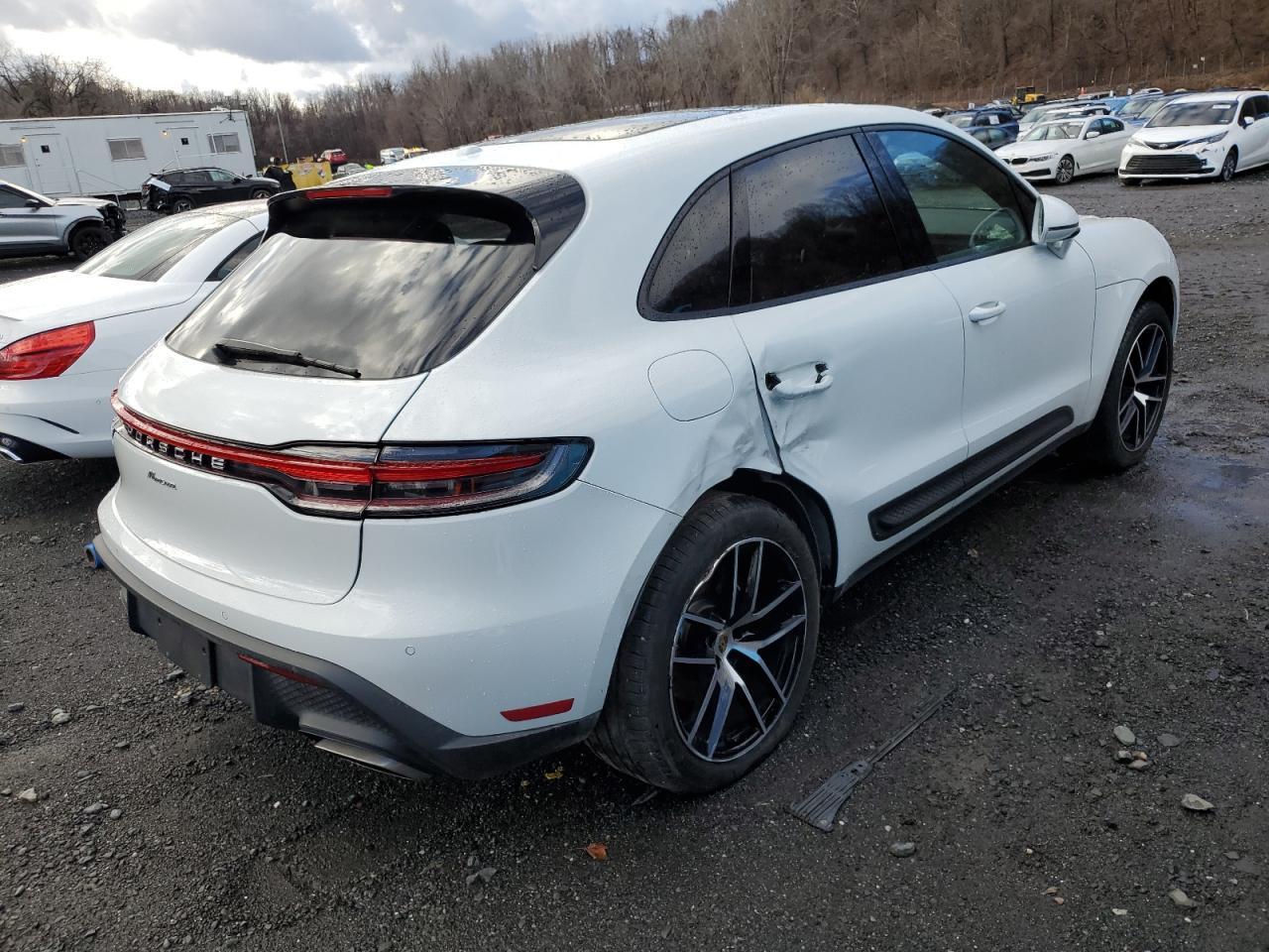 2023 PORSCHE MACAN BASE - Фото 3