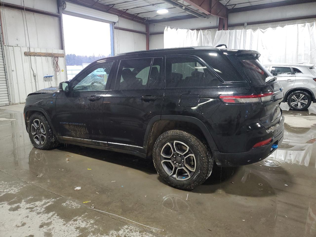2024 JEEP GRAND CHER - Image 2