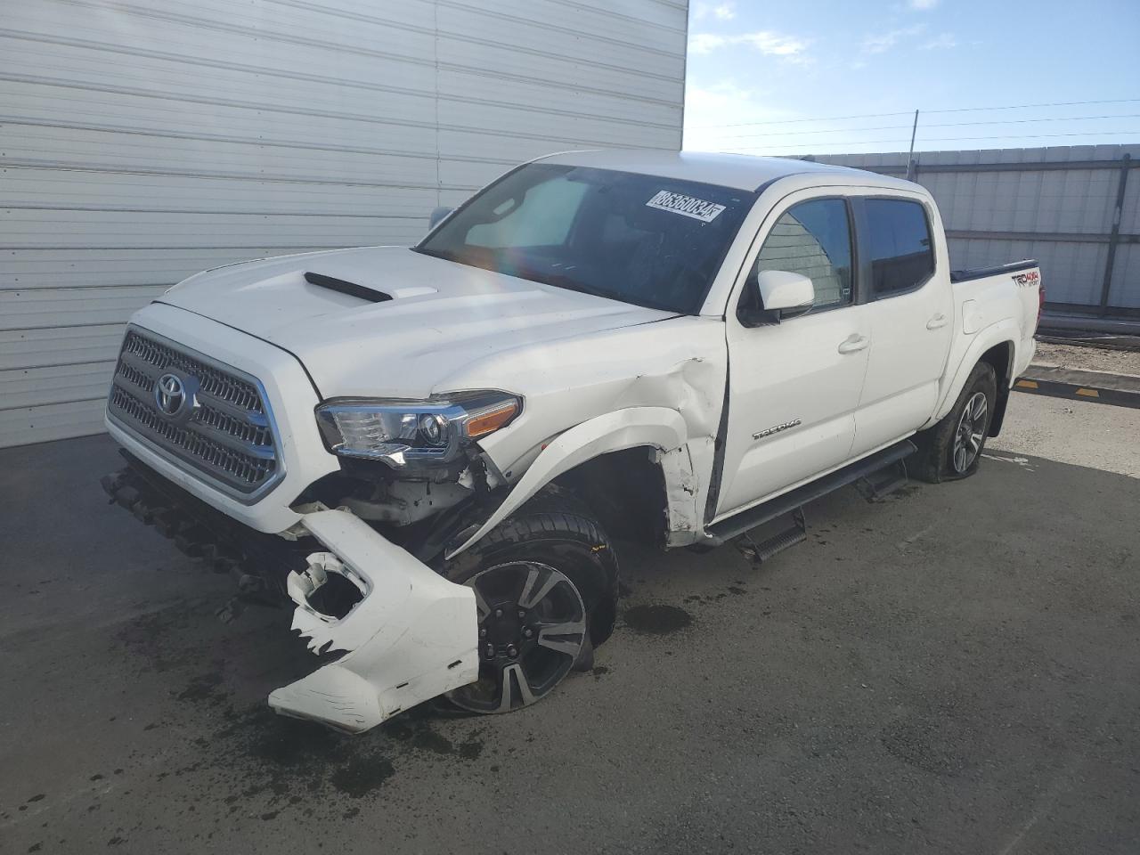 2017 TOYOTA TACOMA DOU