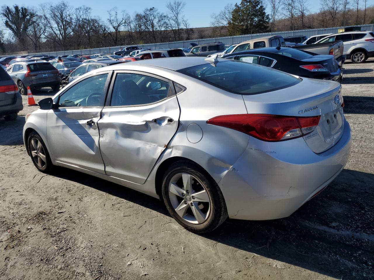 2011 HYUNDAI ELANTRA GL - Image 2