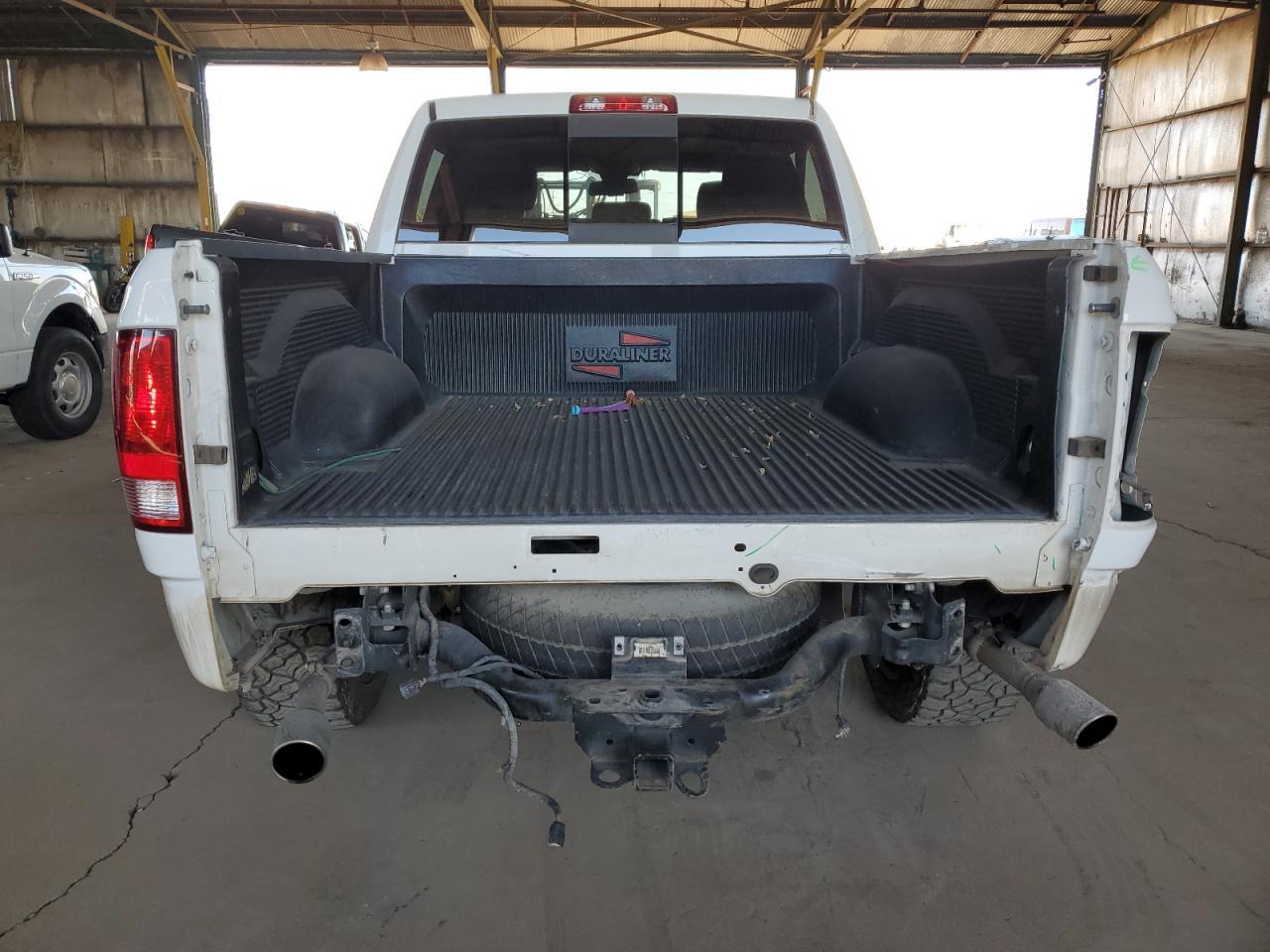 2017 RAM 1500 SLT - Фото 6