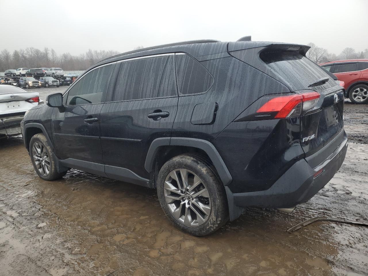 2020 TOYOTA RAV4 XLE P - Фото 2