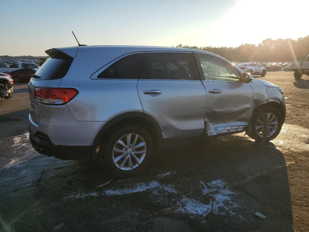 2016 KIA SORENTO LX - Image 3