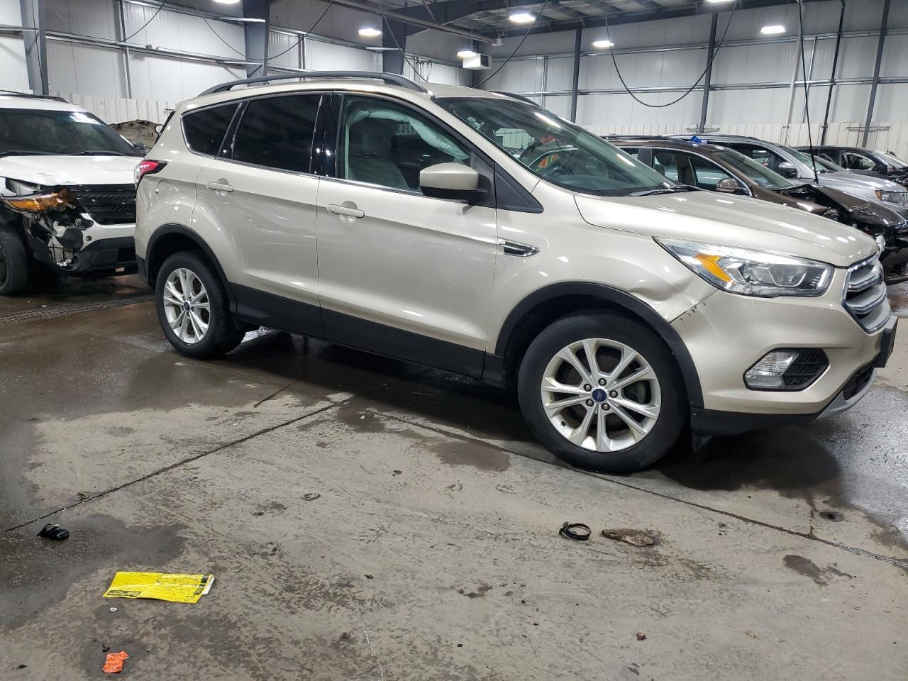 2017 FORD ESCAPE SE - Фото 4