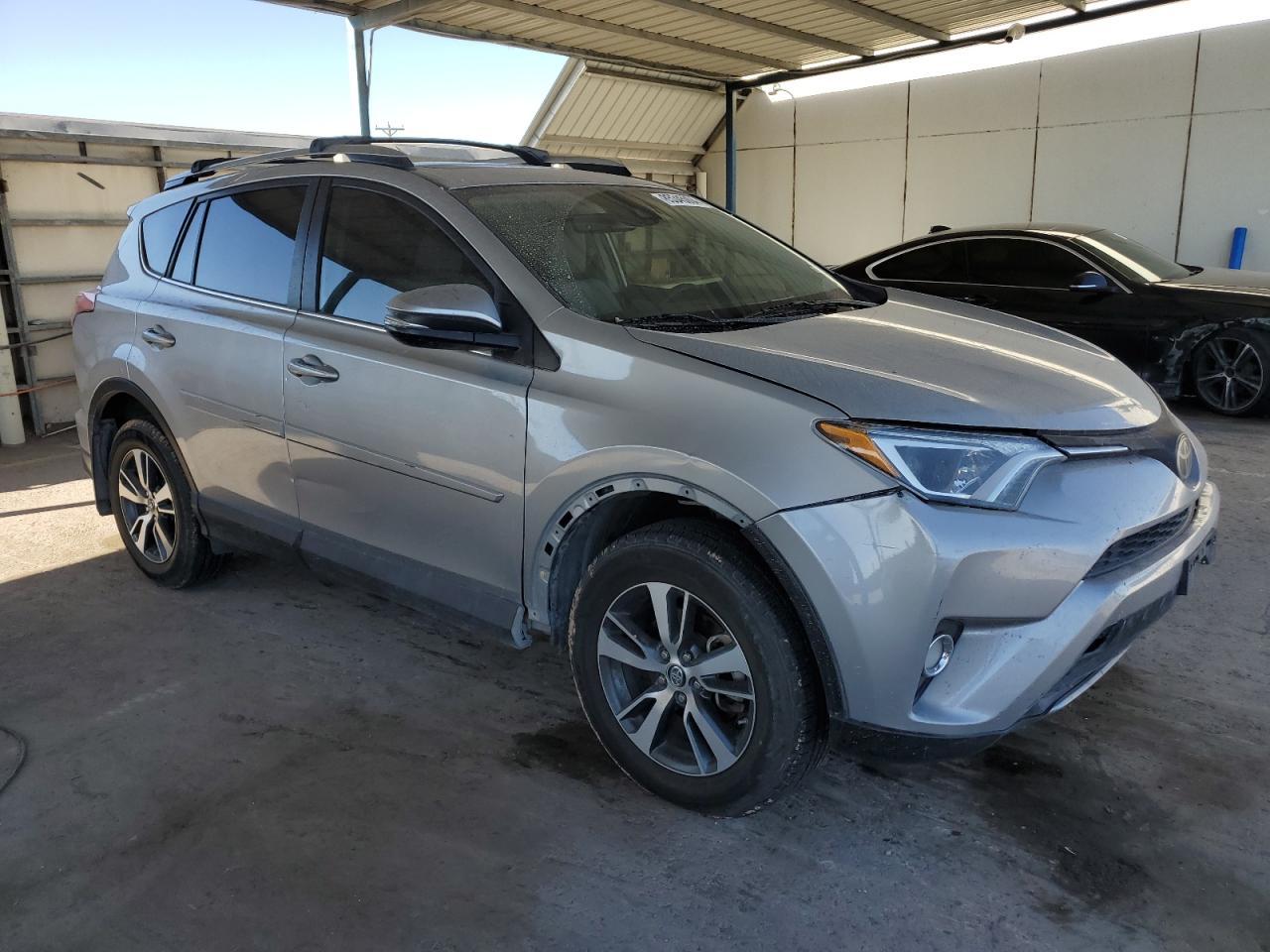 2017 TOYOTA RAV4 XLE - Image 4