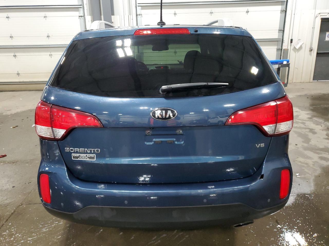 2015 KIA SORENTO LX - Image 6