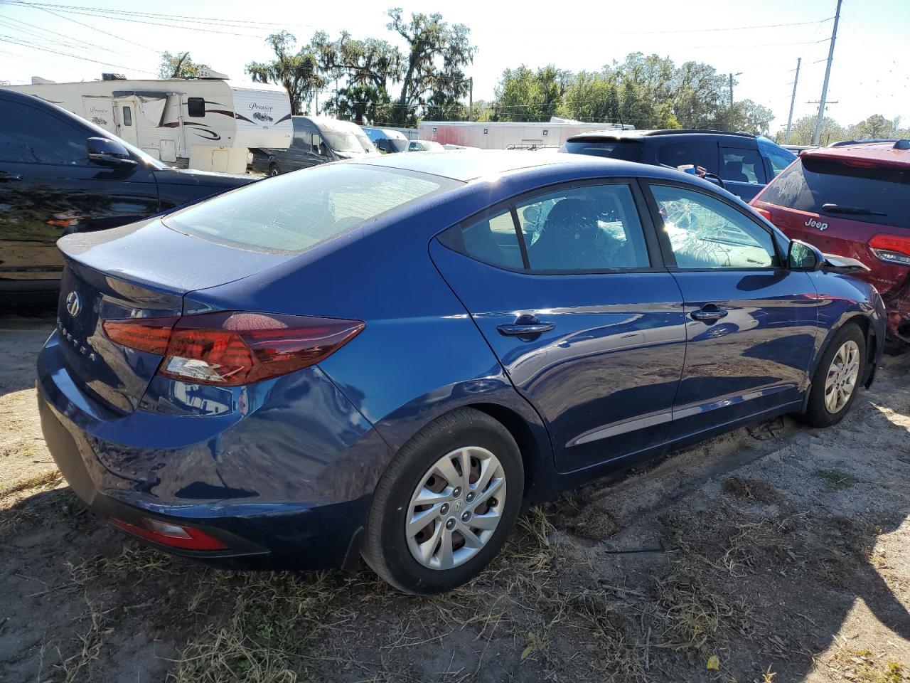 2019 HYUNDAI ELANTRA SE - Фото 3