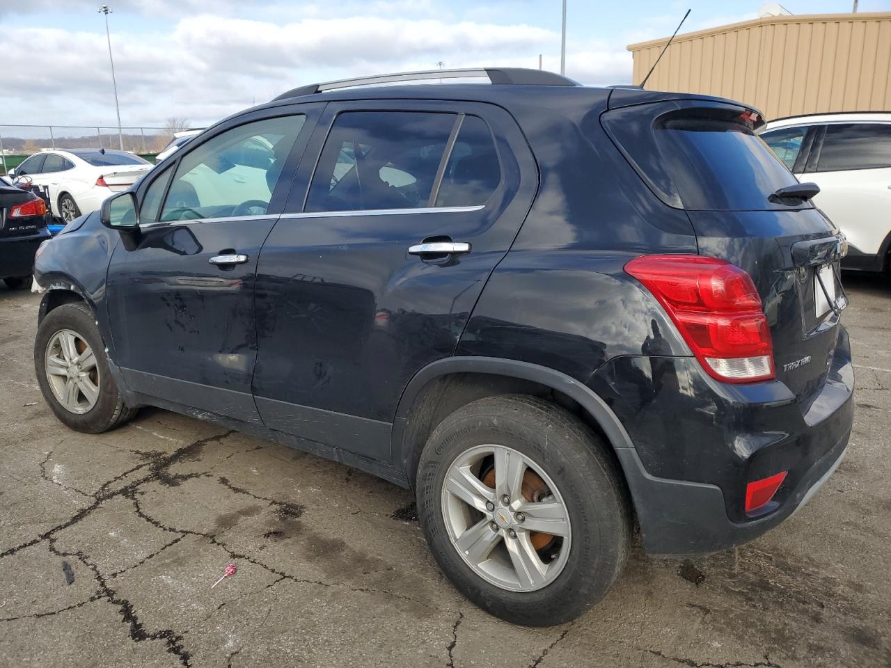 2019 CHEVROLET TRAX 1LT - Image 2