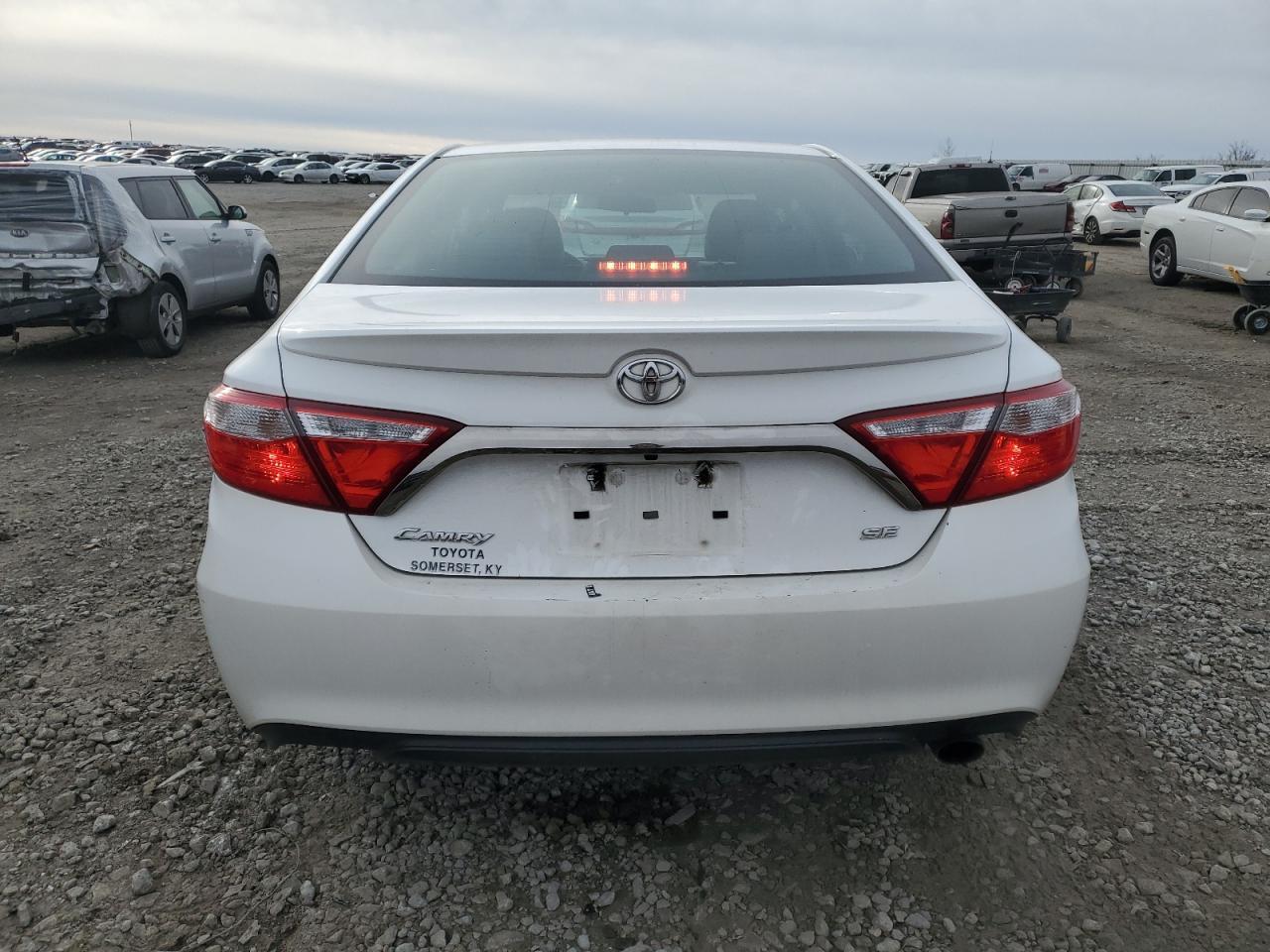 2017 TOYOTA CAMRY LE - Фото 6