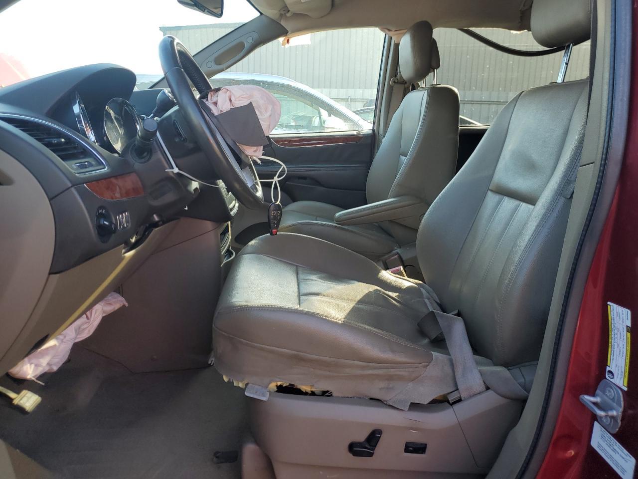 2014 CHRYSLER TOWN & COU - Image 7