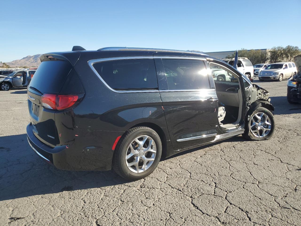 2017 CHRYSLER PACIFICA L - Image 3