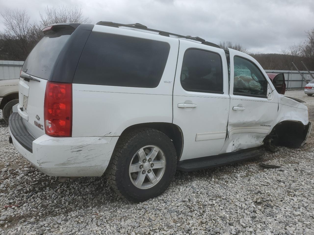 2012 GMC YUKON SLT - Image 3