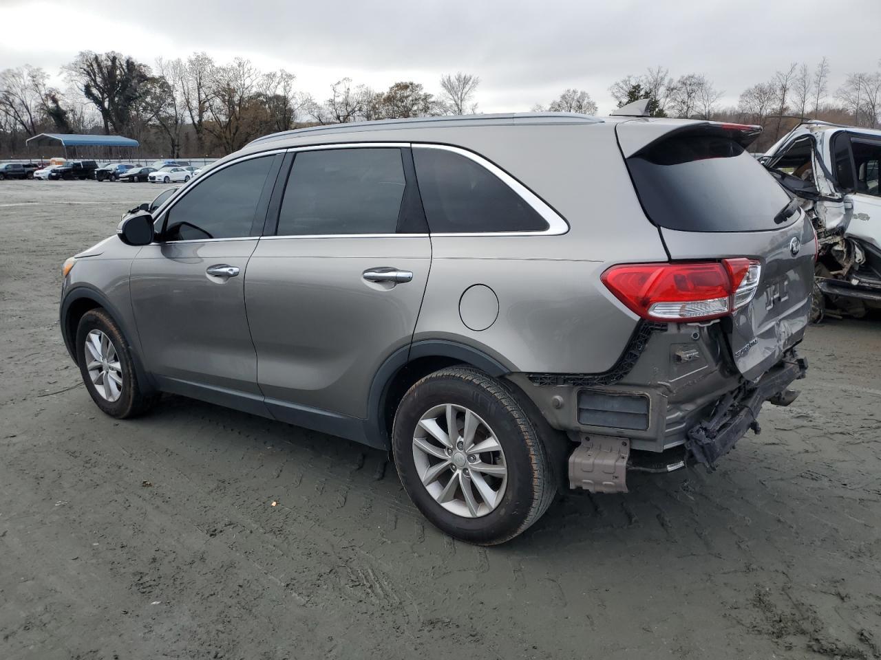 2017 KIA SORENTO LX - Image 2