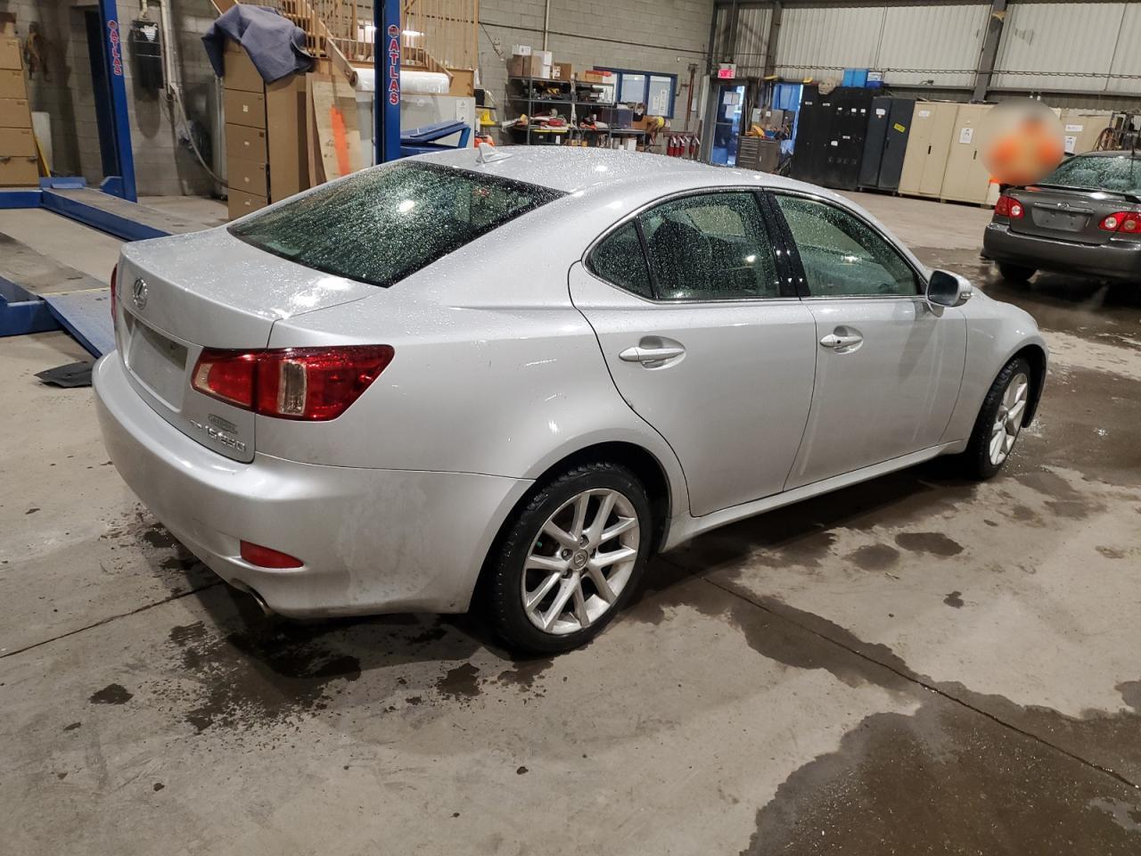 2011 LEXUS IS 250 - Image 3