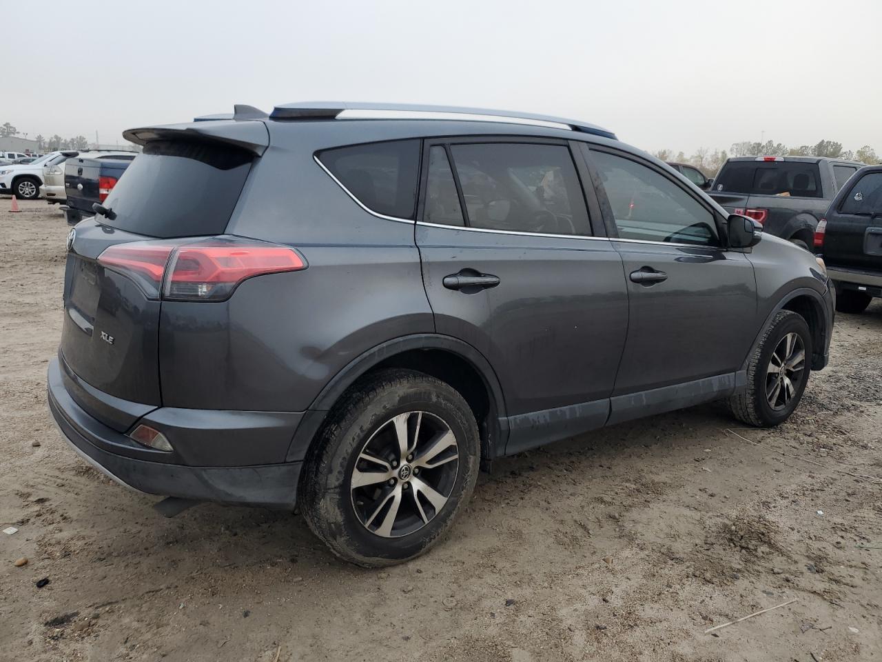 2017 TOYOTA RAV4 XLE - Фото 3