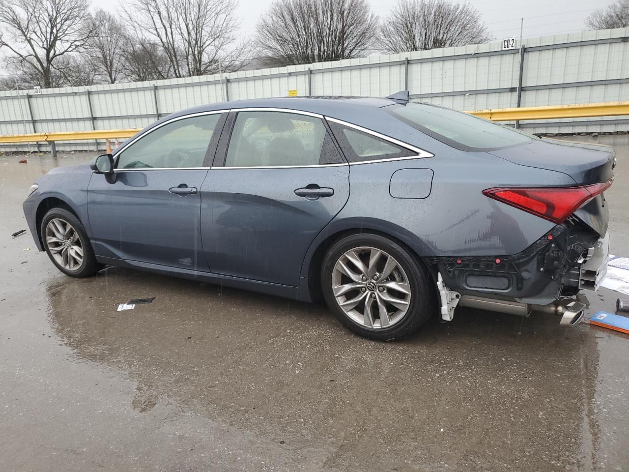 2022 TOYOTA AVALON XLE - Image 2