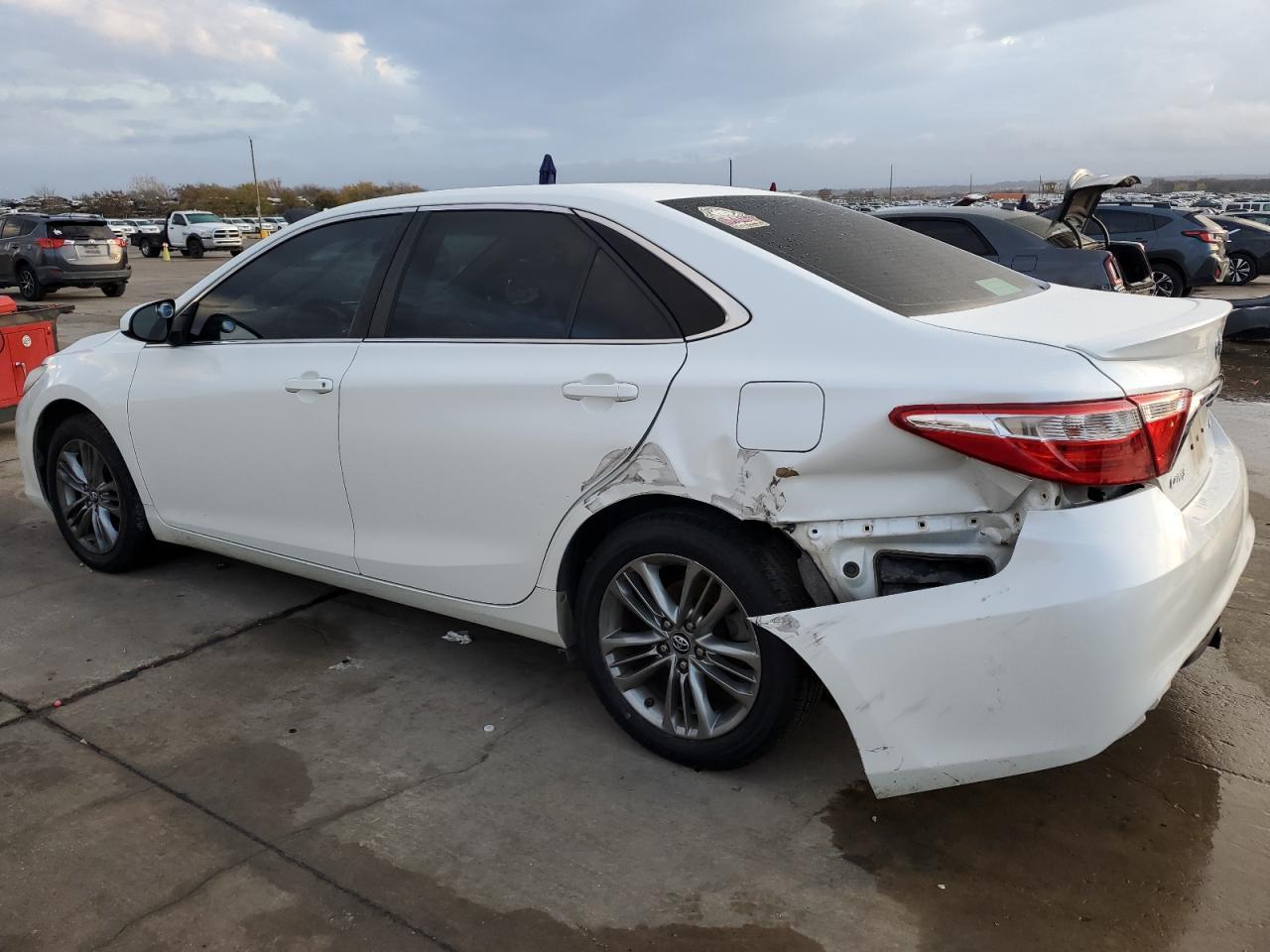 2017 TOYOTA CAMRY LE - Фото 2