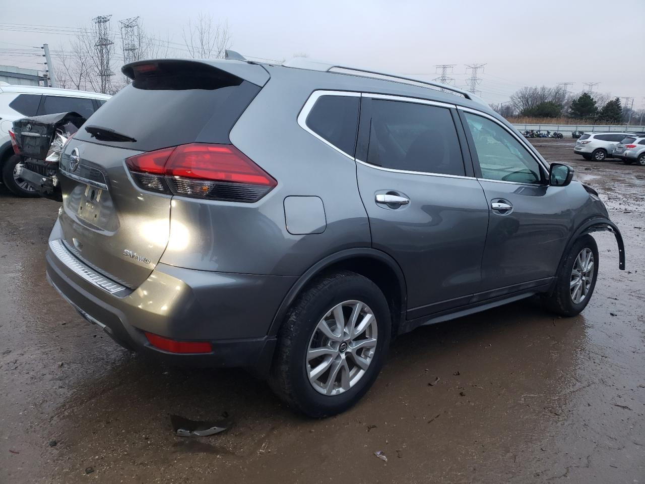 2017 NISSAN ROGUE SV - Фото 3