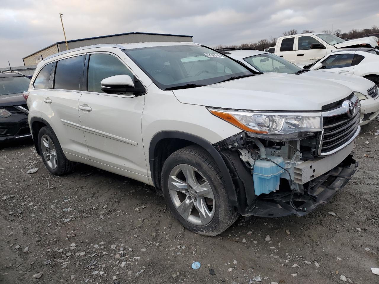 2015 TOYOTA HIGHLANDER - Image 4