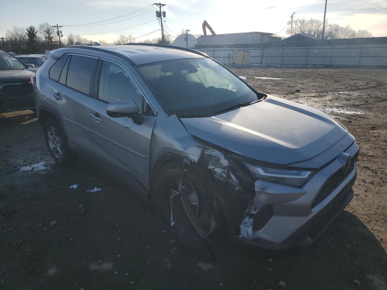2022 TOYOTA RAV4 XLE - Image 4