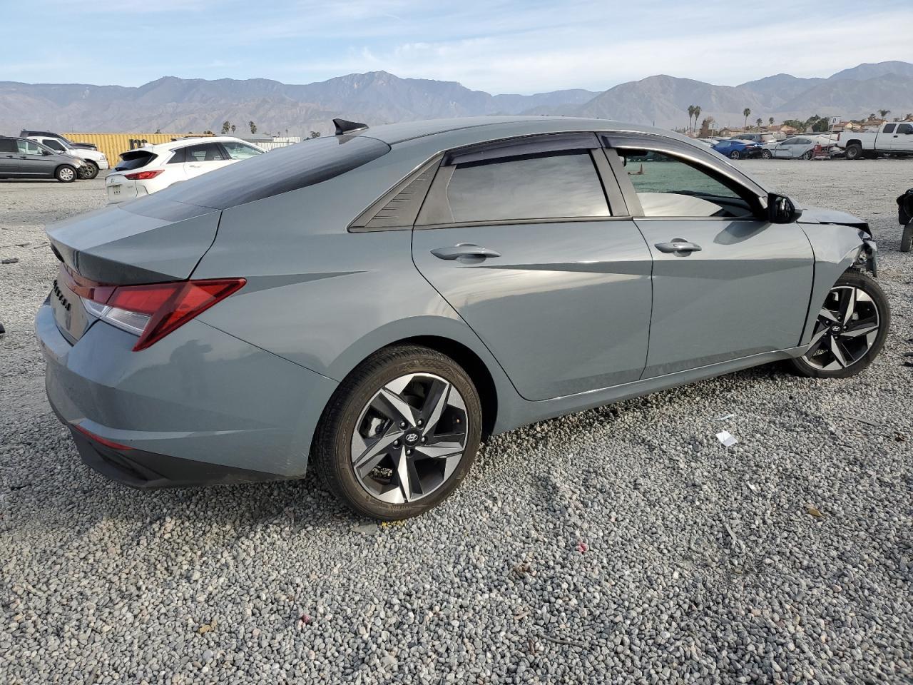 2023 HYUNDAI ELANTRA SE - Image 3