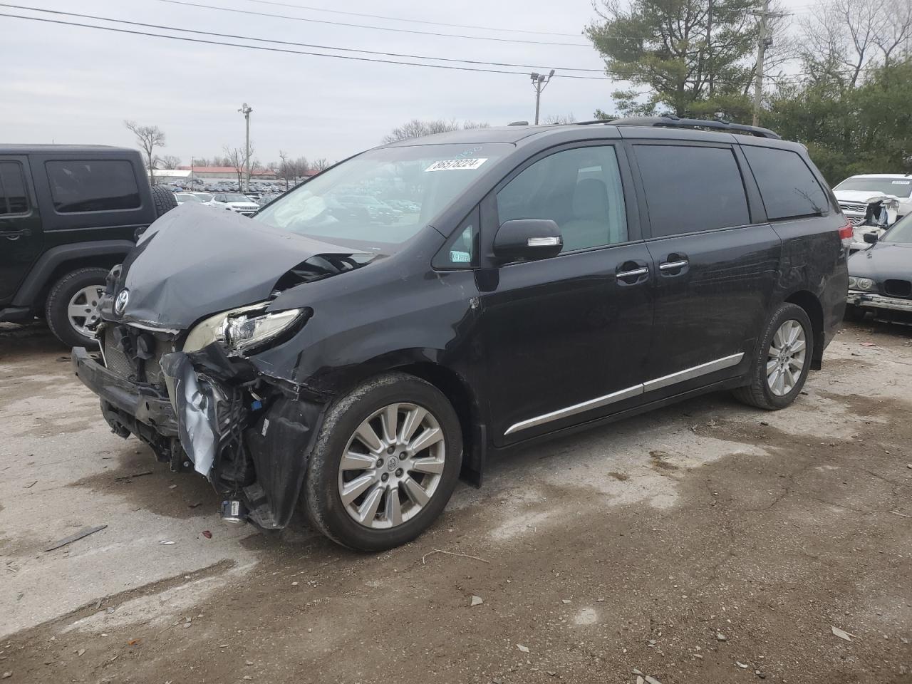 2013 TOYOTA SIENNA XLE