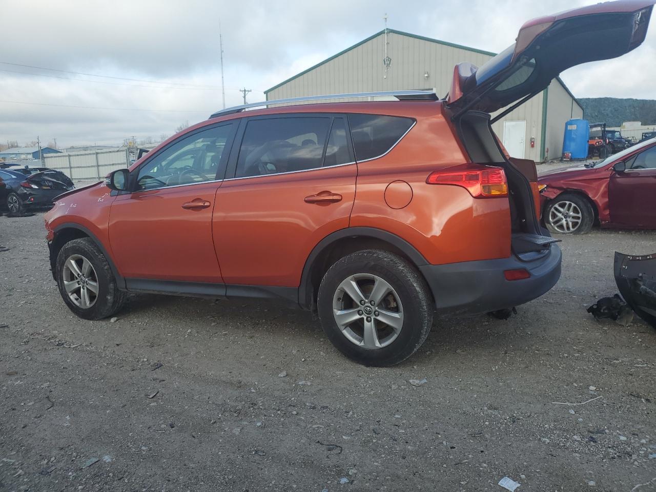 2015 TOYOTA RAV4 XLE - Image 2