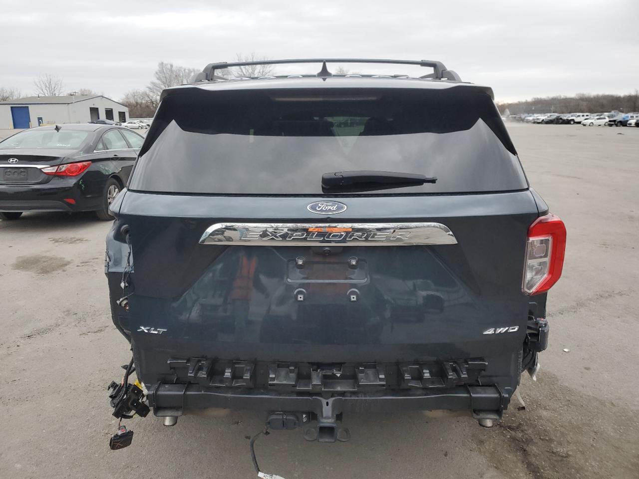 2022 FORD EXPLORER X - Фото 6
