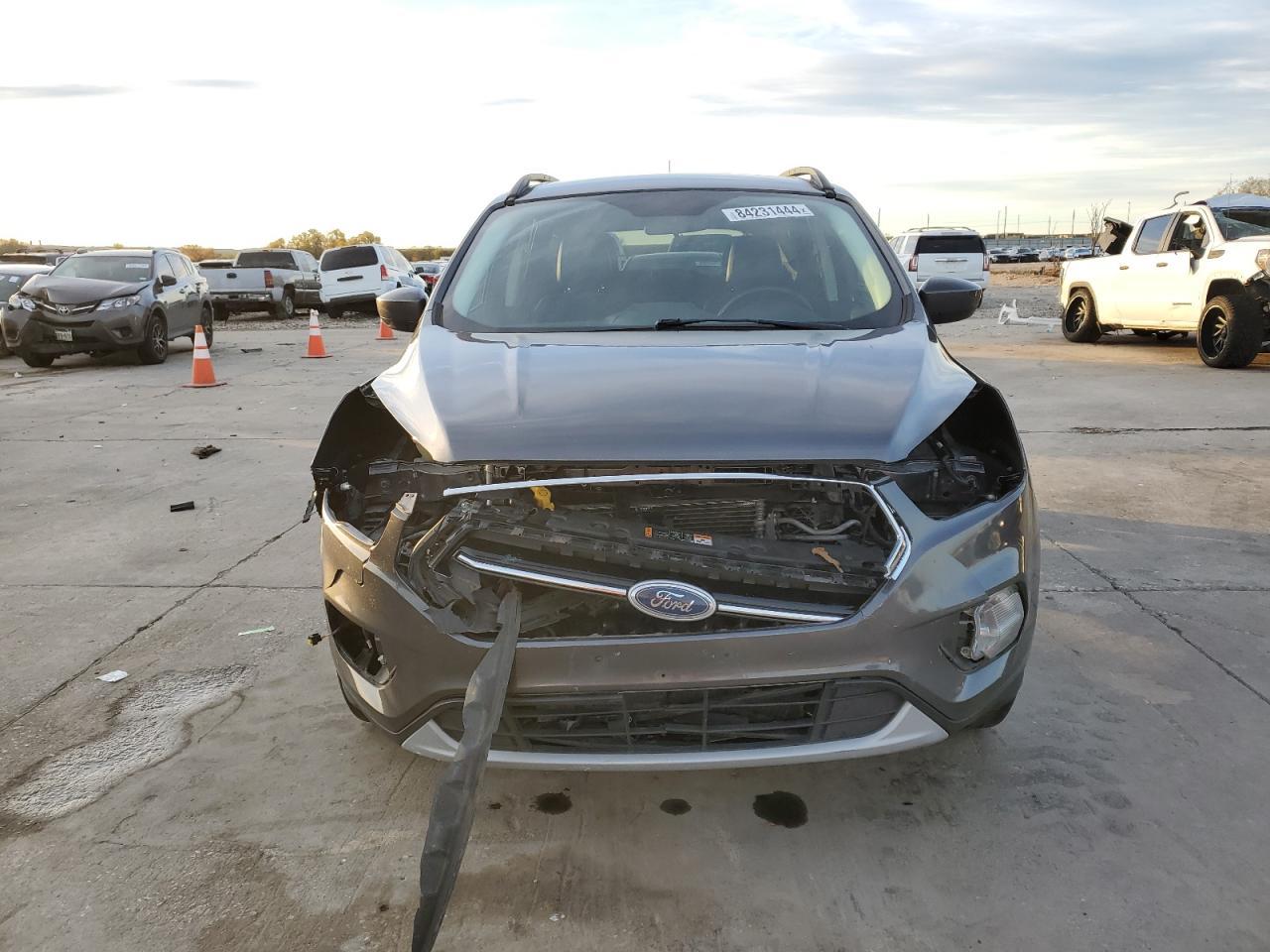 2017 FORD ESCAPE SE - Image 5
