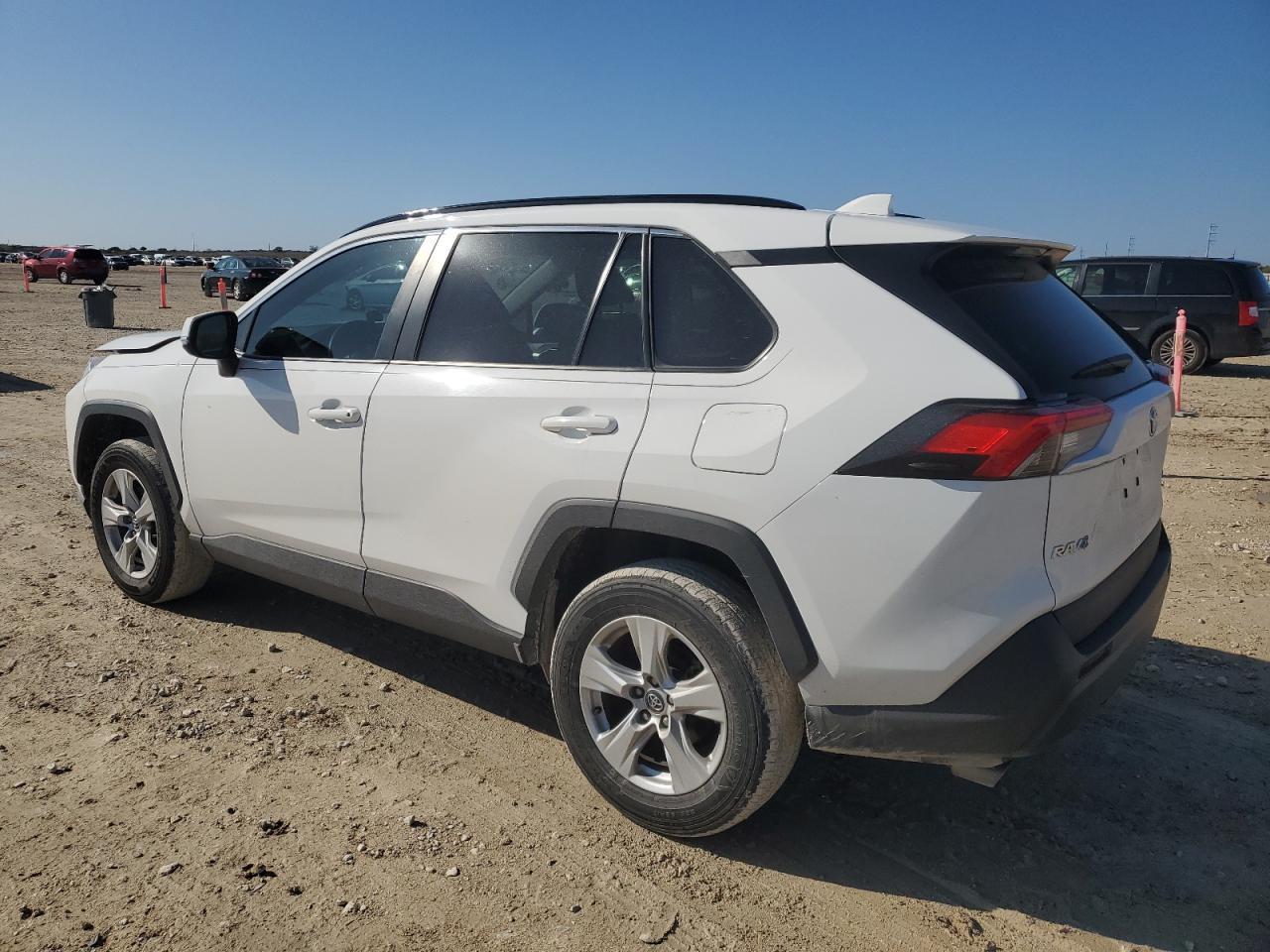 2020 TOYOTA RAV4 XLE - Фото 2