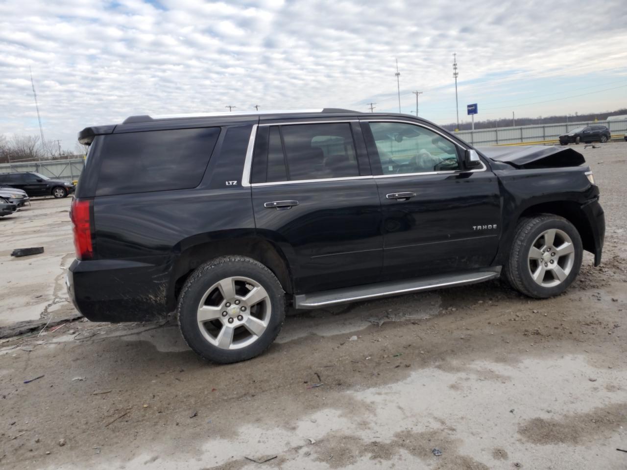 2015 CHEVROLET TAHOE K150 - Фото 3