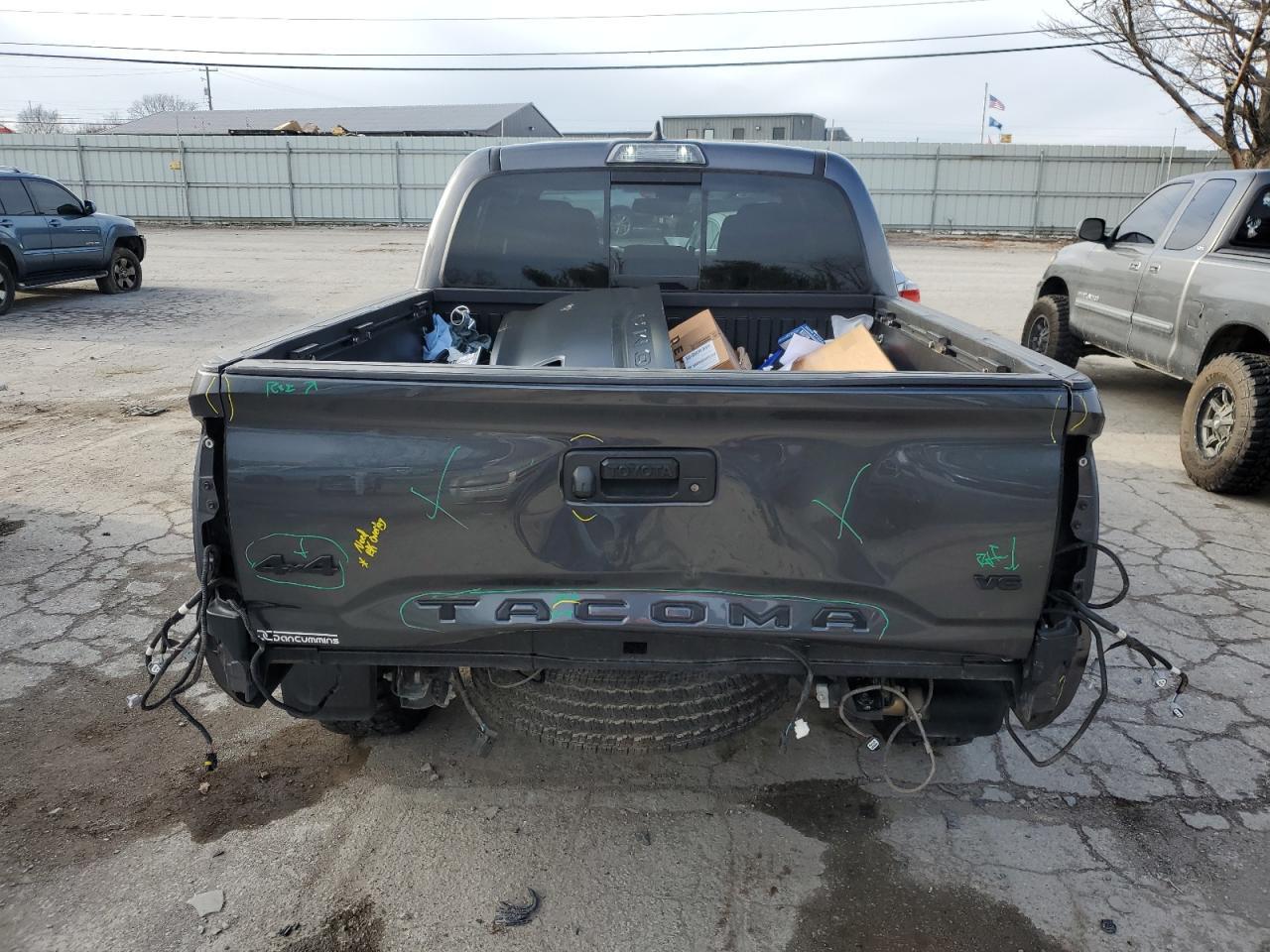 2019 TOYOTA TACOMA DOU - Фото 6