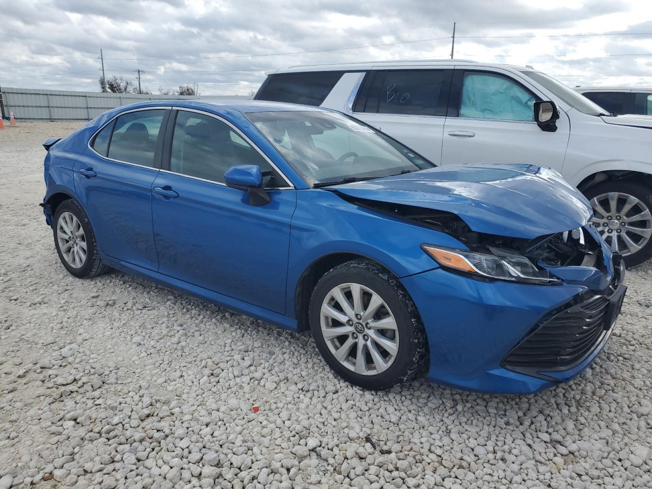 2020 TOYOTA CAMRY LE - Фото 4