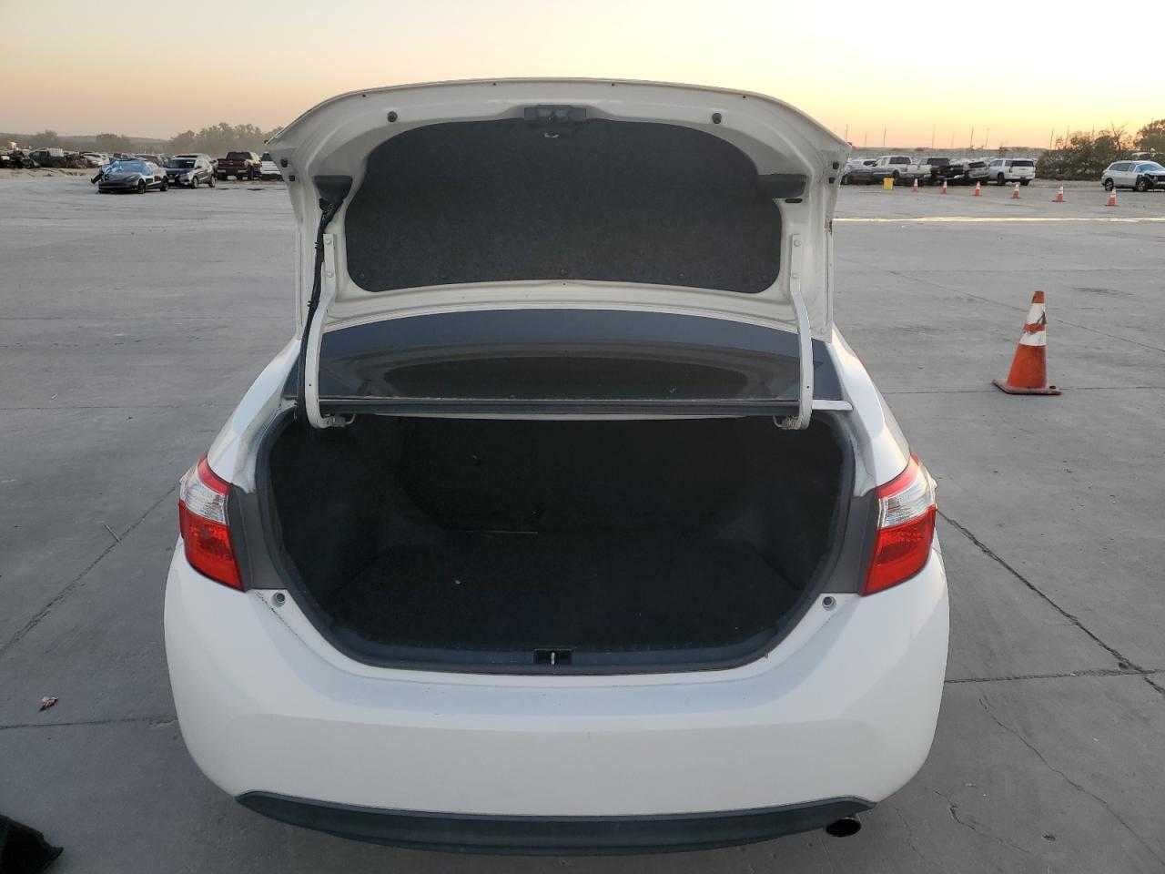 2015 TOYOTA COROLLA L - Image 6