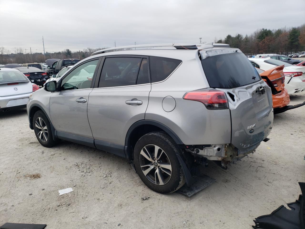 2017 TOYOTA RAV4 XLE - Фото 2