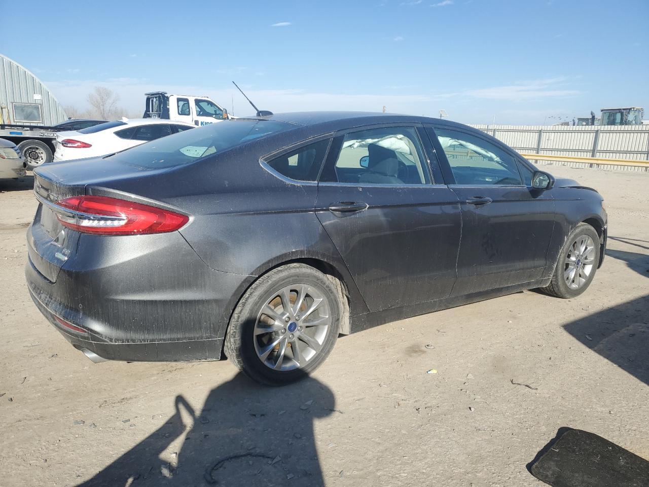 2017 FORD FUSION SE - Image 3