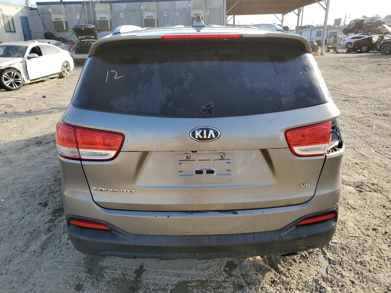 2016 KIA SORENTO LX - Image 6