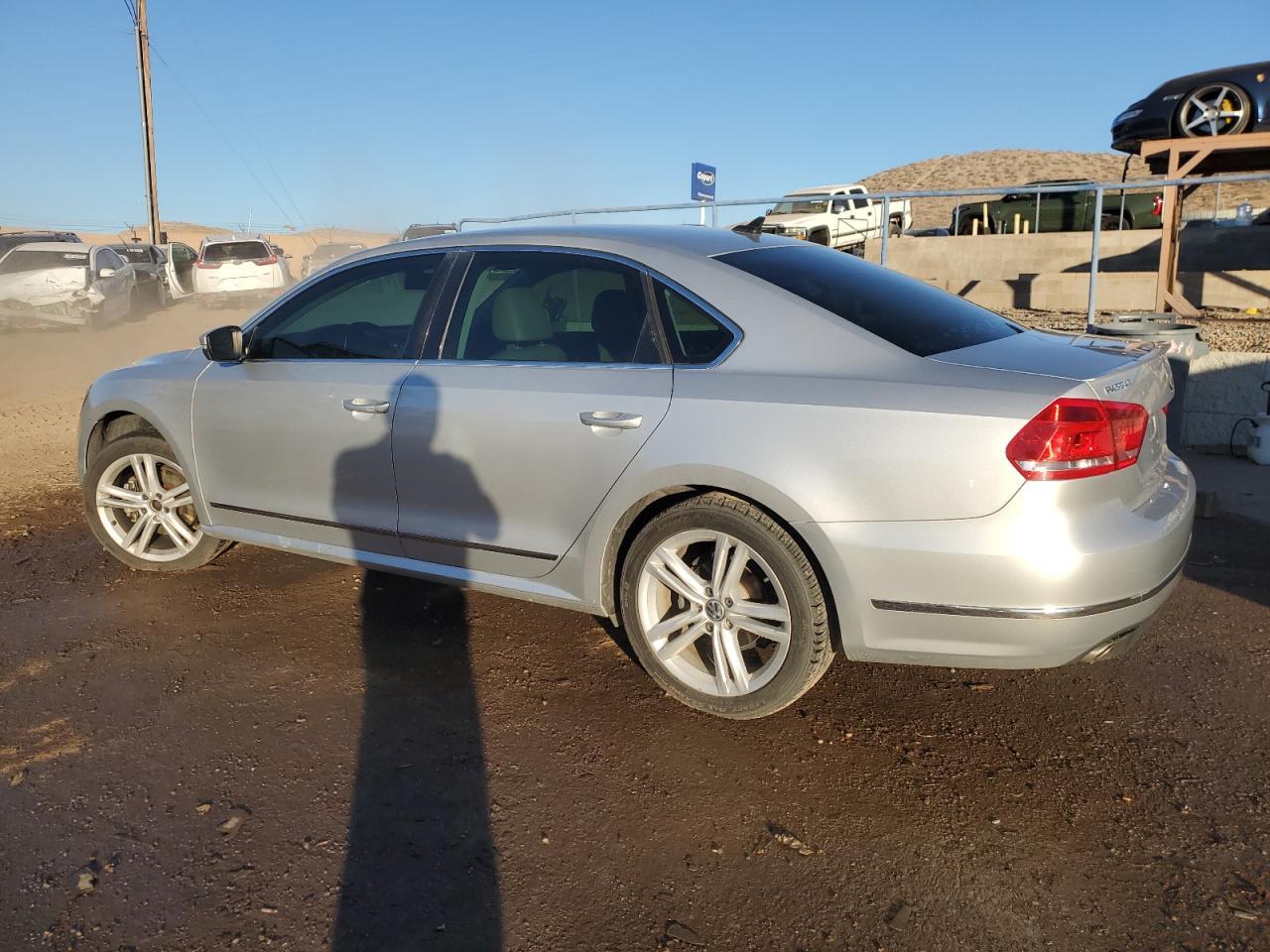 2014 VOLKSWAGEN PASSAT SEL - Фото 2
