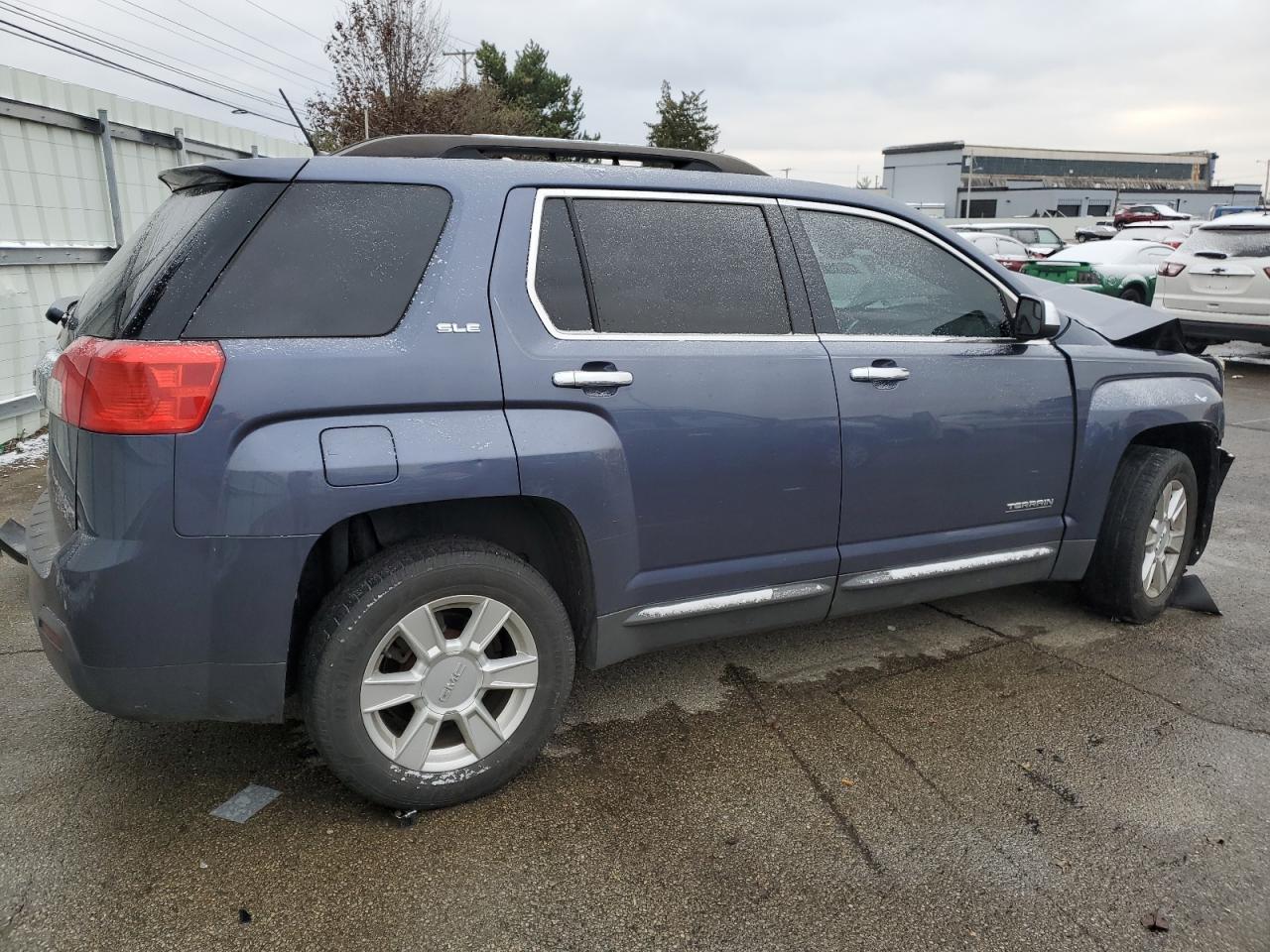 2013 GMC TERRAIN SL - Image 3