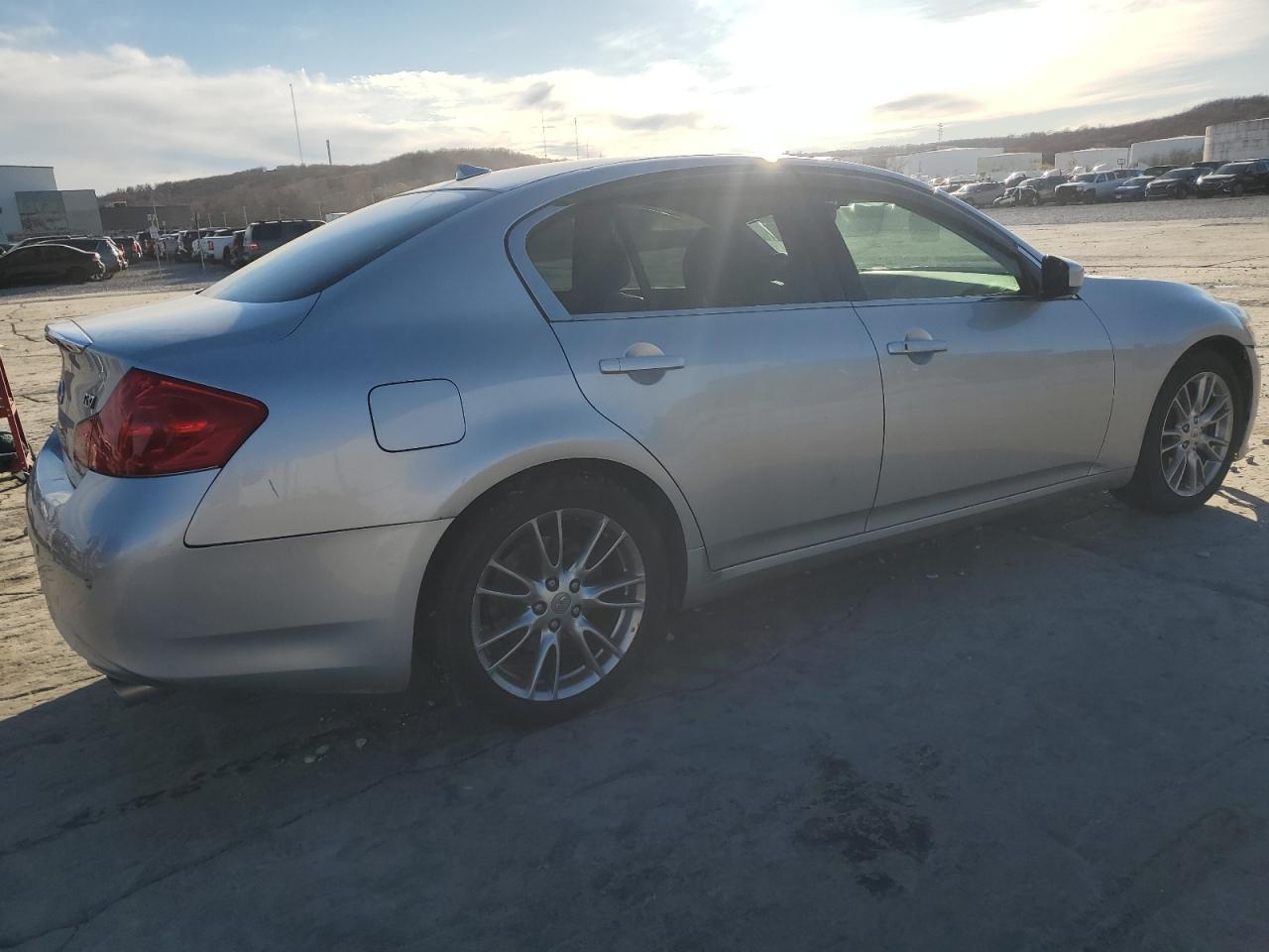 2012 INFINITI G37 BASE - Image 3