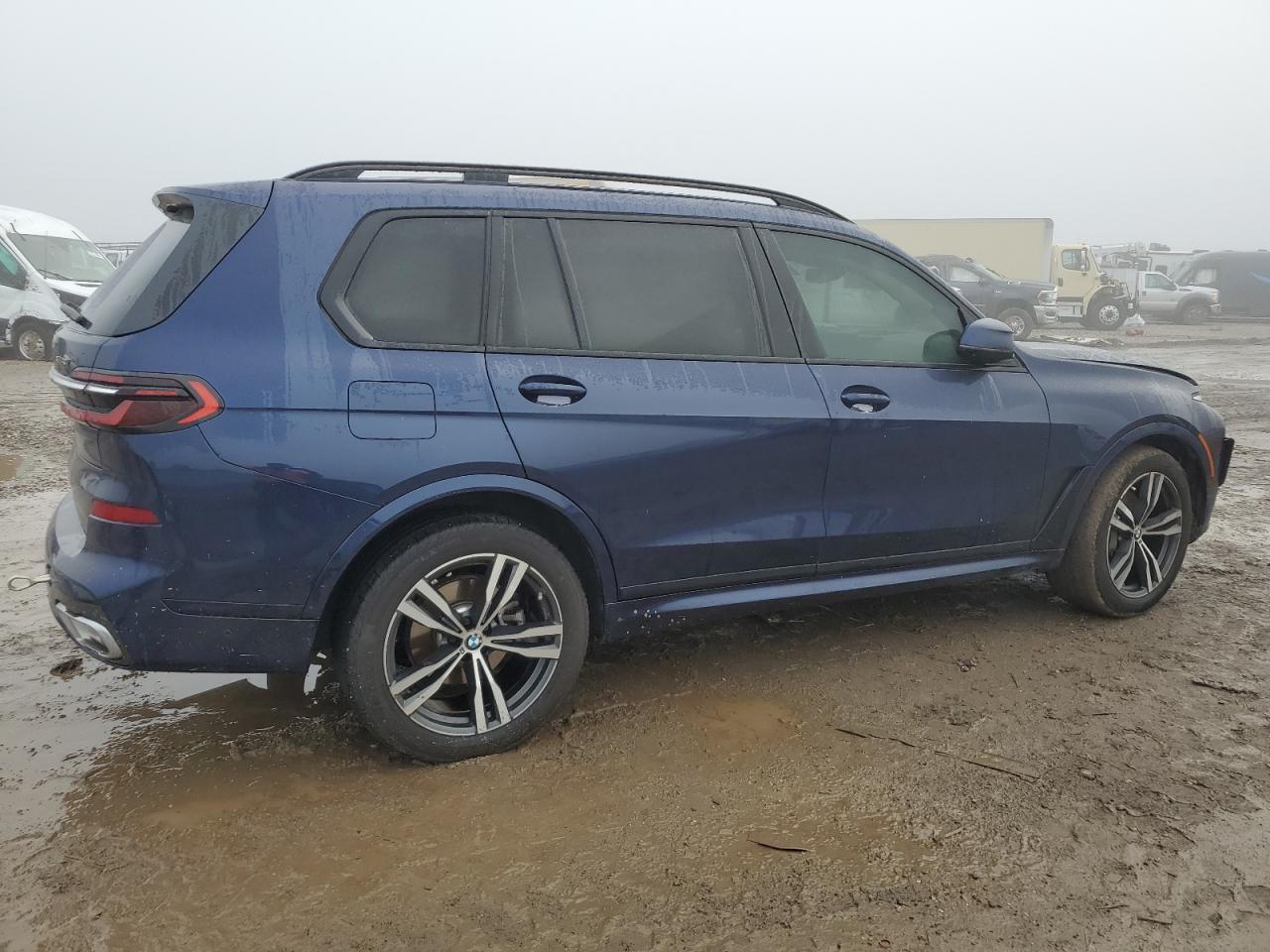 2024 BMW X7 XDRIVE4 - Фото 3