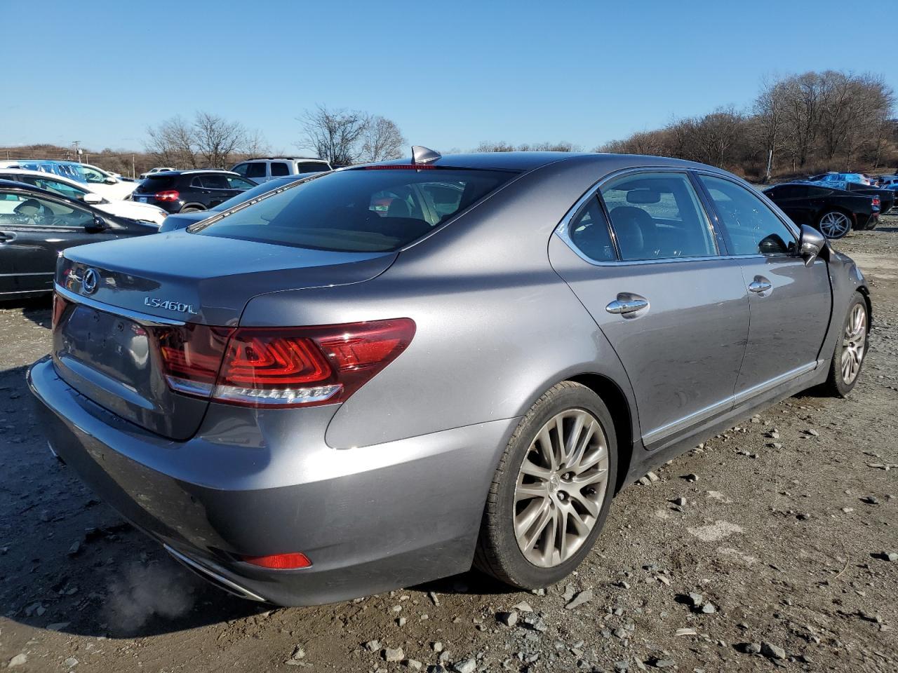 2015 LEXUS LS 460L - Image 3